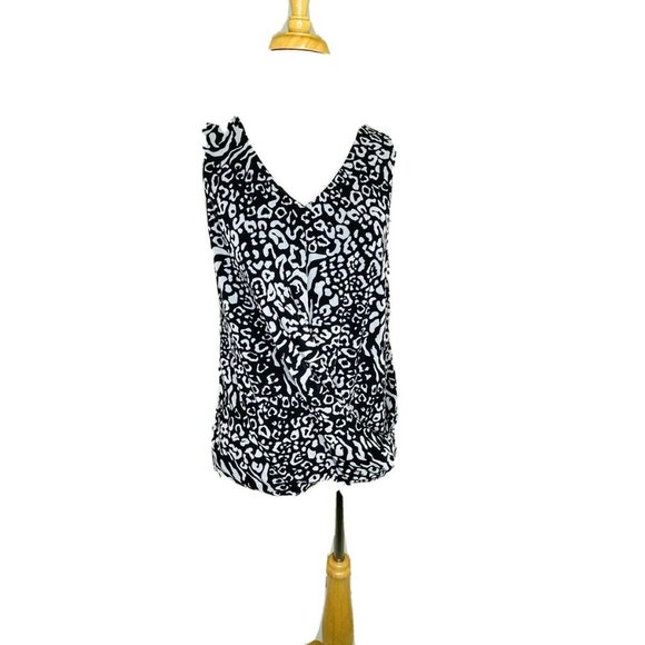 Dana Buchman Tops - Dana Buchman Bubble Blouse Gray M